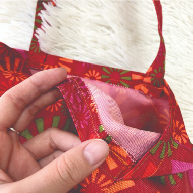 Túi vải không dệt đỏ họa tiết hoa pháo nhiều màu