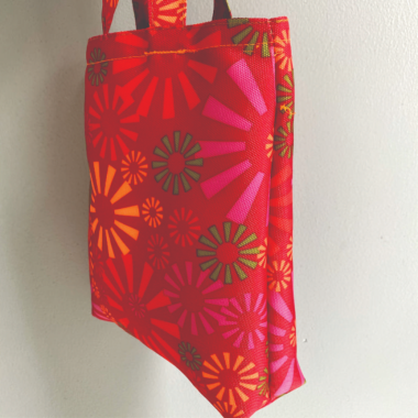 Túi vải không dệt đỏ họa tiết hoa pháo nhiều màu