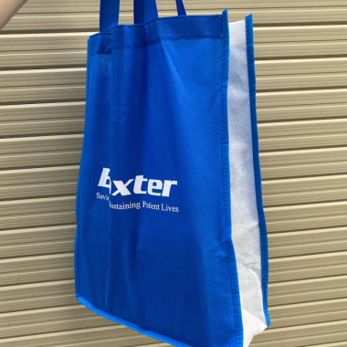 Túi vải không dệt màu xanh in logo theo yêu cầu