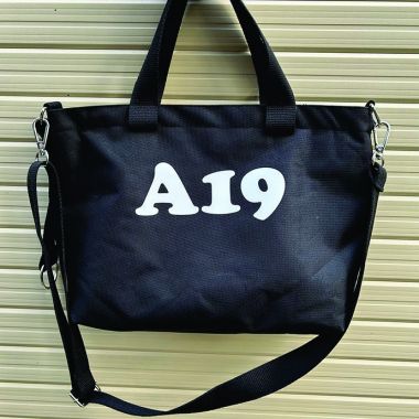 Túi Xách Vải Dù Màu Đen Quai Tay Và Quai Đeo – Nhận In Logo Theo Yêu Cầu