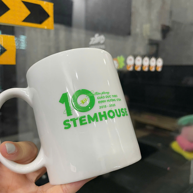 Ly Sứ In Logo Theo Yêu Cầu – Quà Tặng Doanh Nghiệp & Sự Kiện Sang Trọng