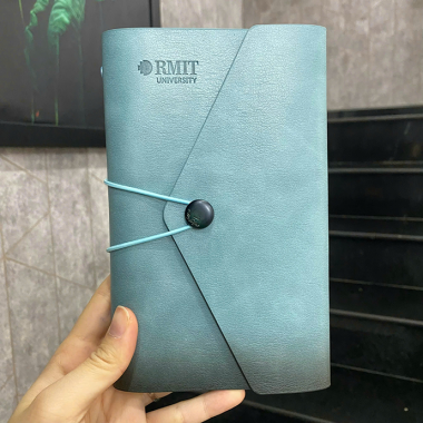 Sổ Bìa Da Gài Nút In Logo RMIT - In Logo Theo Yêu Cầu – Quà Tặng Doanh Nghiệp Cao Cấp