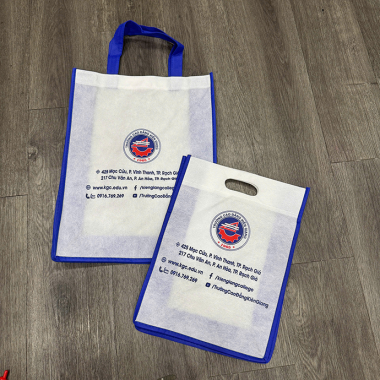 Set Quà Tặng Doanh Nghiệp Đồng Bộ – Áo Mưa, Túi Vải & Văn Phòng Phẩm