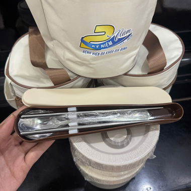 Bộ Cơm Kèm Túi Giữ Nhiệt In Logo - Quà Tặng Doanh Nghiệp Giá Tốt