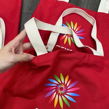 Túi Vải Canvas Màu Đỏ In Logo Theo Yêu Cầu – Nổi Bật & Thời Trang