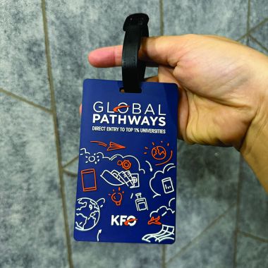 Tag Hành Lý Nhựa In Logo – Thẻ Gắn Vali Du Lịch Cao Cấp