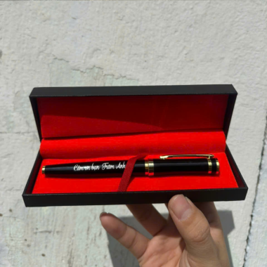 Bút Ký Khắc Tên – Kèm Hộp Nhung Đỏ Sang Trọng – In Logo Theo Yêu Cầu