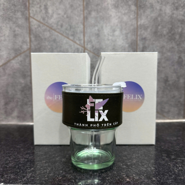 Ly Thủy Tinh 350ml Kèm Ống Hút & Bao Tay Da – In Logo Theo Yêu Cầu