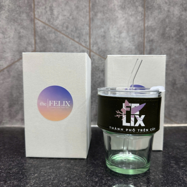 Ly Thủy Tinh 350ml Kèm Ống Hút & Bao Tay Da – In Logo Theo Yêu Cầu