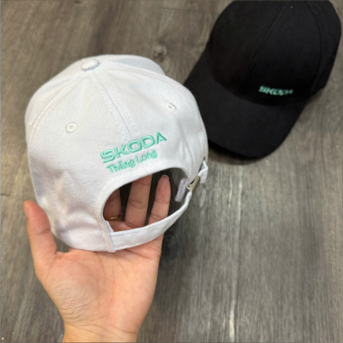 Mũ Lưỡi Trai Thêu Logo Skoda – Màu Đen/Trắng – In Logo Theo Yêu Cầu
