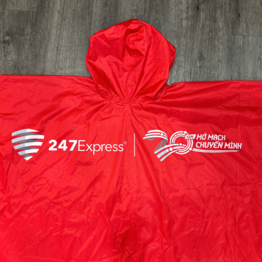 Áo Mưa Cánh Dơi In Logo – Chất Liệu Dày, Màu Đỏ Nổi Bật