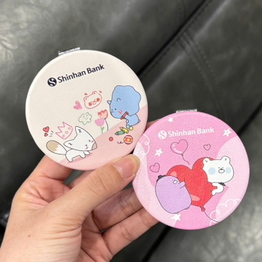 Gương Cầm Tay Mini Dễ Thương – In Hoạt Hình, Quà Tặng Ngân Hàng