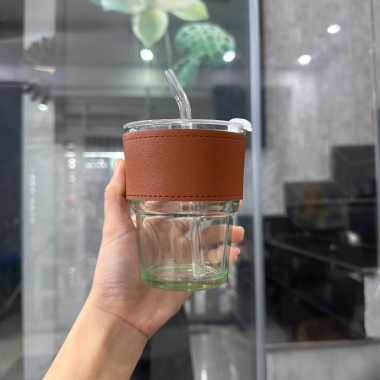 Ly Thủy Tinh Bọc Da – In Logo Theo Yêu Cầu, Quà Tặng Doanh Nghiệp Sang Trọng