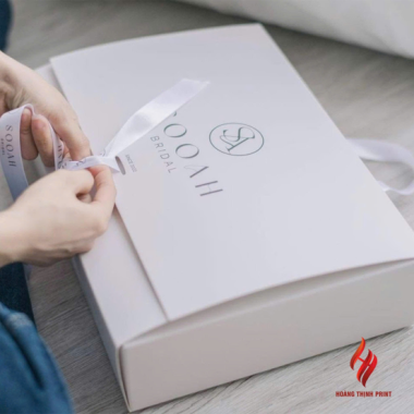 Hộp Quà Cứng Cột Nơ – In Logo Theo Yêu Cầu, Sang Trọng Và Tinh Tế