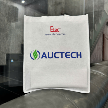 Túi Vải Không Dệt Trắng In Logo – Quà Tặng Sự Kiện Giá Rẻ, Thân Thiện Môi Trường