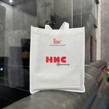 Túi Vải Không Dệt Trắng In Logo – Quà Tặng Sự Kiện Giá Rẻ, Thân Thiện Môi Trường