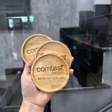Đế Lót Ly Gỗ Cao Su Khắc Logo – Coaster Gỗ Quà Tặng Doanh Nghiệp