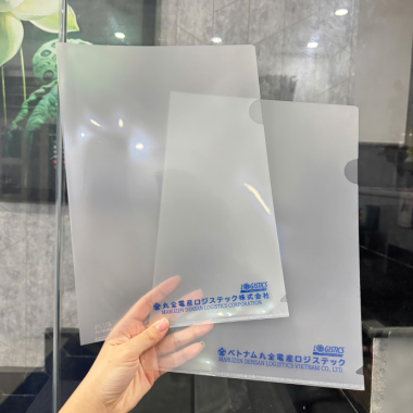 Bìa Hồ Sơ Nhựa Trong In Logo – Quà Tặng Doanh Nghiệp Chuyên Nghiệp