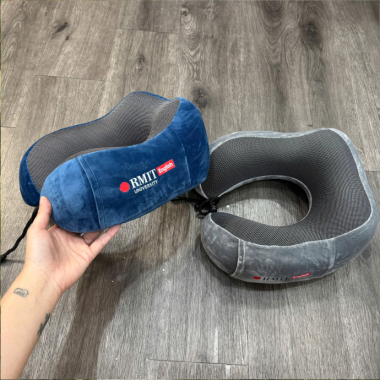 Gối Chữ U Cao Su Non In Logo – Quà Tặng Văn Phòng, Sự Kiện Cao Cấp