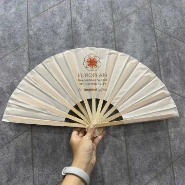 Quạt Cầm Tay In Logo Theo Yêu Cầu Giá Xưởng - Quạt Tre, Quạt Vải Quảng Cáo Doanh Nghiệp