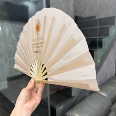 Quạt Giấy Xếp In Logo Theo Yêu Cầu – Quạt Cầm Tay Quảng Cáo Thương Hiệu