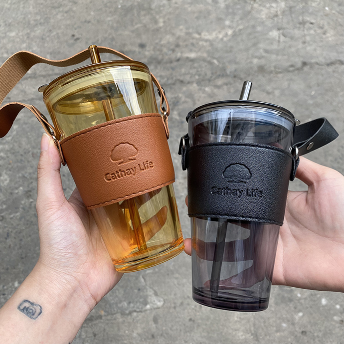 LY THUỶ TINH BỌC DA CÓ QUAI XÁCH DẬP LOGO - 450ML