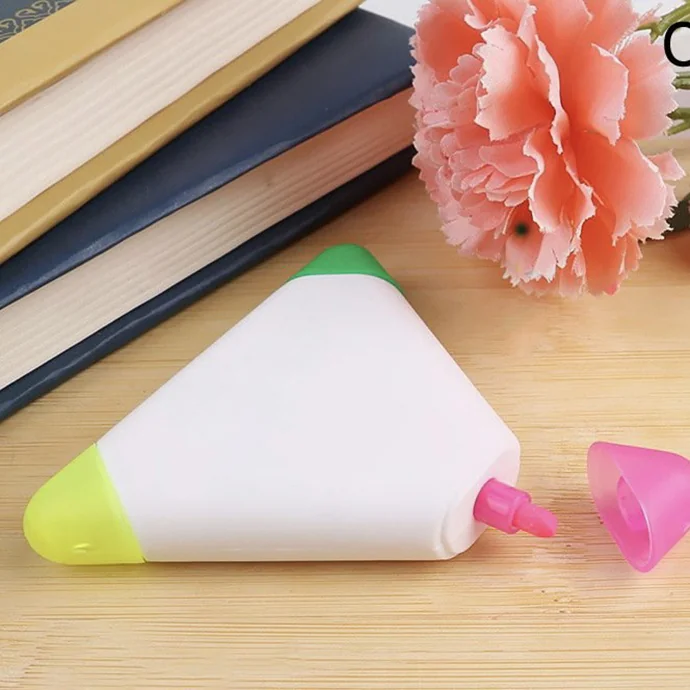 Bút Dạ Quang 3 Màu In Logo Theo Yêu Cầu – Thân Tam Giác Tiện Dụng
