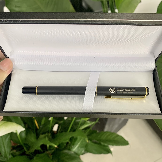 BKL 30-Bút Kim Loại Cao Cấp Kèm Hộp - Khắc Logo Đại Học Kinh Tế Luật