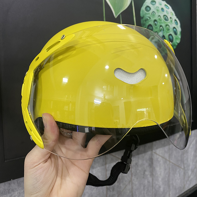 Mũ Bảo Hiểm Trẻ Em Có Kính In Logo Doanh Nghiệp – Quà Tặng Theo Yêu Cầu