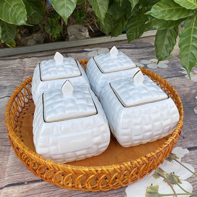 Bộ Hũ Sứ Nắp Vuông Giỏ Tre – Quà Tặng Doanh Nghiệp Trang Nhã & Sang Trọng