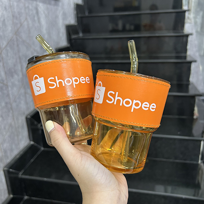 Ly Thủy Tinh Bọc Da In Logo Shopee - Đẹp, Sang Trọng, Giá Tốt