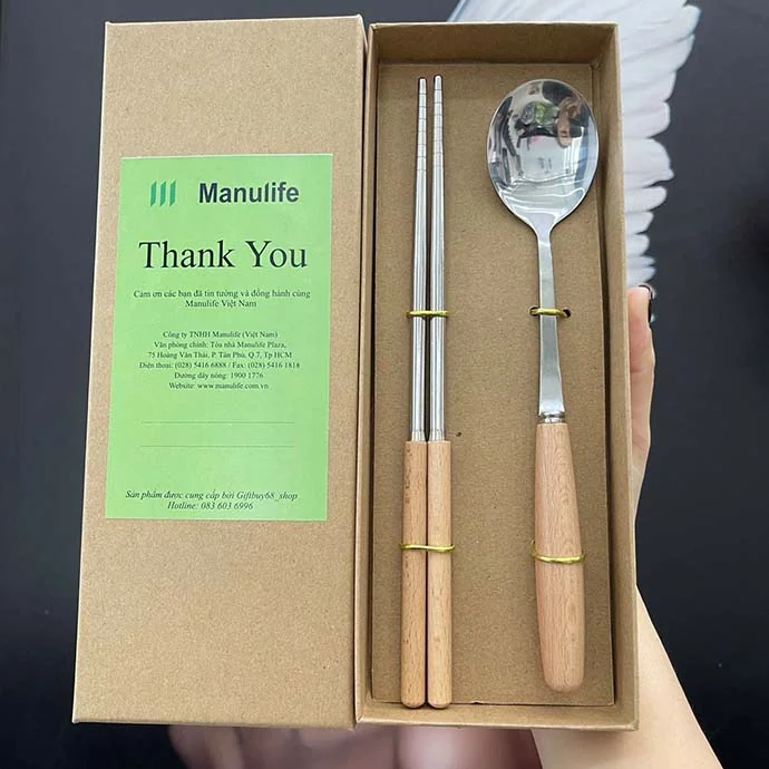 Bộ Muỗng Đũa Inox Cán Gỗ – In Logo Theo Yêu Cầu | Quà Tặng Nhanh