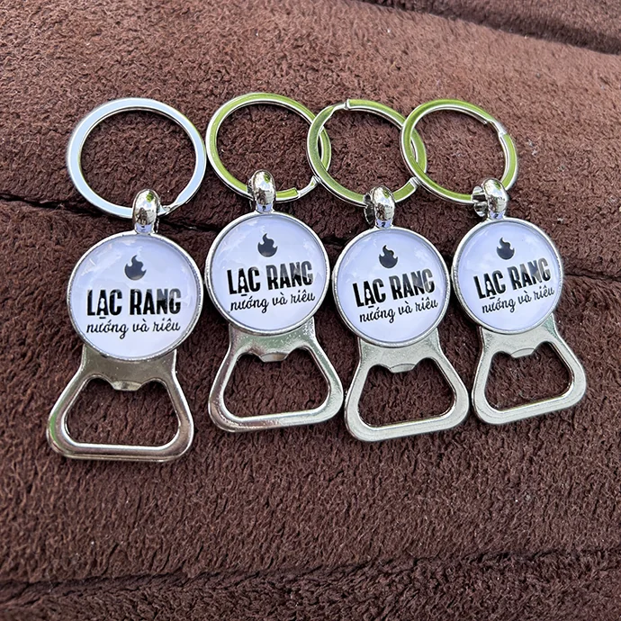 MÓC KHÓA KHUI BIA IN LOGO LẠC RANG – MÓC KHÓA KIM LOẠI MỞ NẮP CHAI