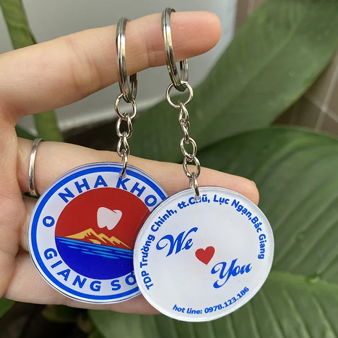 Móc Khóa Mica In Logo Theo Yêu Cầu – Quà Tặng Doanh Nghiệp Giá Tốt