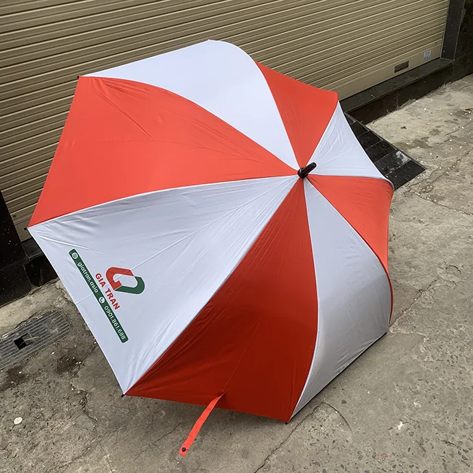 Ô Dù 2 Màu Đỏ Trắng Cỡ Lớn – Quà Tặng Sự Kiện Ngoài Trời