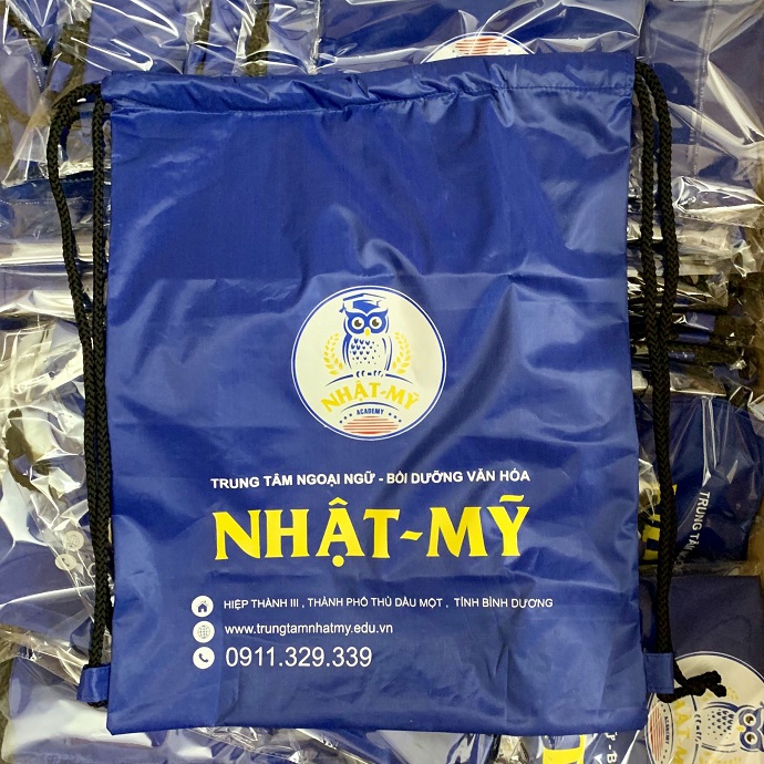 Túi Rút Vải Dù Màu Xanh Đậm Dây Đen – Quà Tặng Học Sinh & Sự Kiện