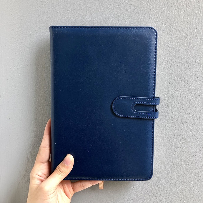Sổ Tay Bìa Da Xanh Navy Cao Cấp – Khóa Gài Tiện Lợi