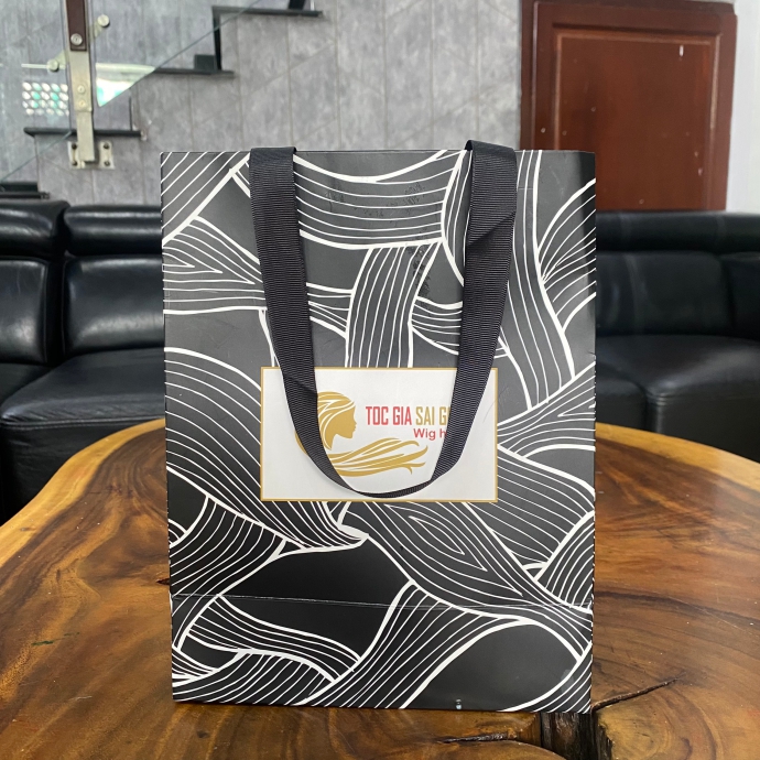 Túi giấy cao cấp tay xách ruy băng họa tiết đen trắng in logo