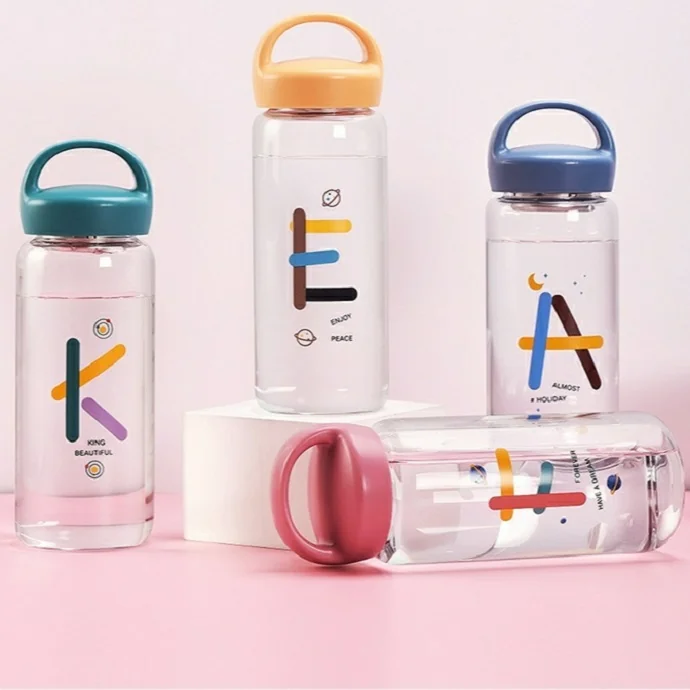 Bình Nước Nhựa Trong Suốt In Chữ Nghệ Thuật In Logo Theo Yêu Cầu – Quà Tặng Doanh Nghiệp