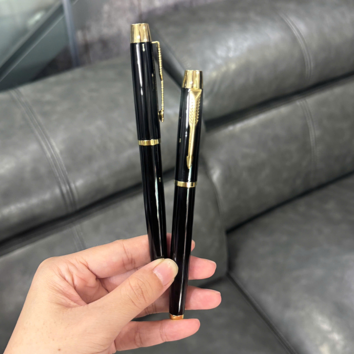 Bút Kim Loại In Logo Theo Yêu Cầu – Quà Tặng Doanh Nghiệp Sang Trọng