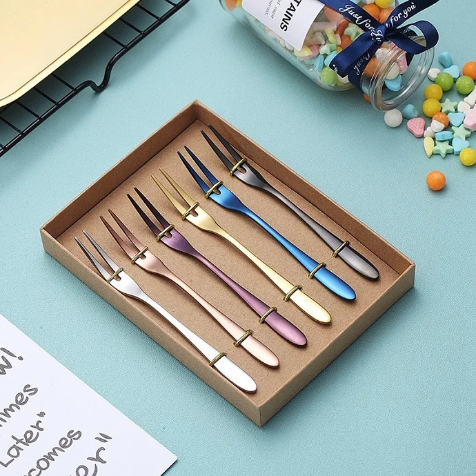 Bộ Nĩa Inox Cao Cấp Nhiều Màu Trong Hộp – Dụng Cụ Ăn Uống In Logo Theo Yêu Cầu