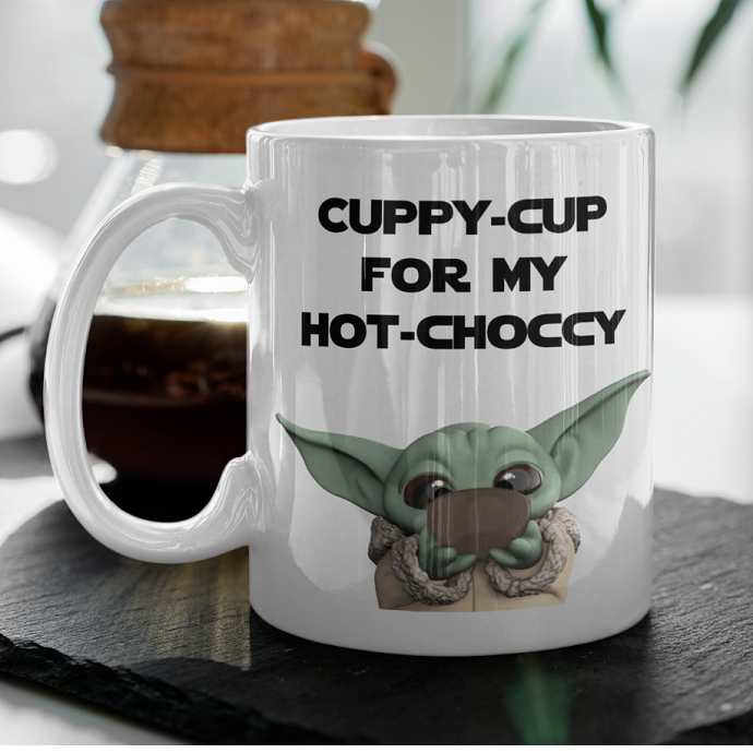 Ly Sứ In Hình Baby Yoda & Chữ “Cuppy-Cup For My Hot-Choccy” – Quà Tặng In Logo Theo Yêu Cầu