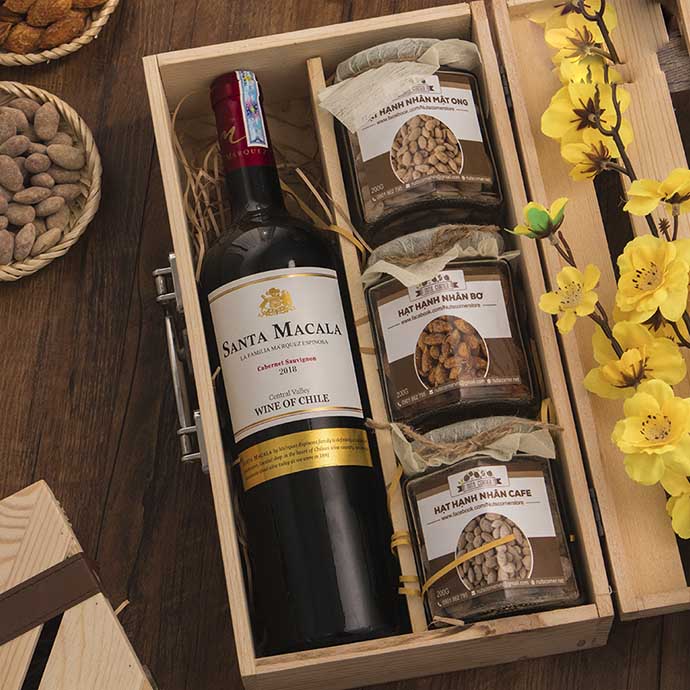 Bộ Quà Tặng Rượu Vang Cao Cấp Kèm Hạt Dinh Dưỡng