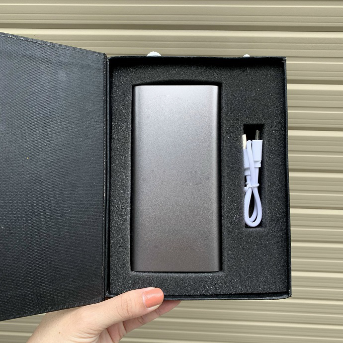 Pin Sạc Dự Phòng Kim Loại Cao Cấp In Logo – Quà Tặng Doanh Nghiệp