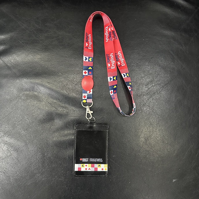 Thẻ Đeo Nhân Viên RMIT – Lanyard In Logo + Bao Thẻ Nhựa Chuyên Nghiệp