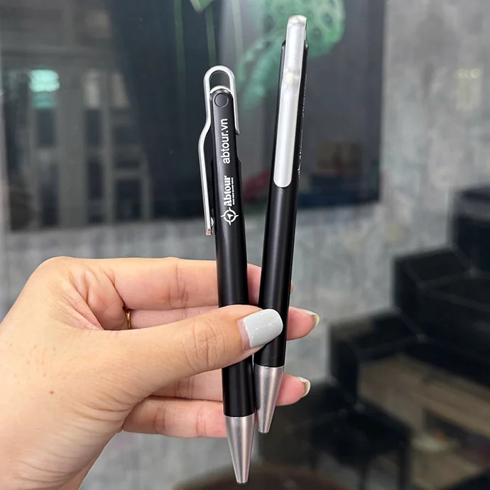 Bút Bi Nhựa In Logo Theo Yêu Cầu - Giá Rẻ, Chất Lượng Cao