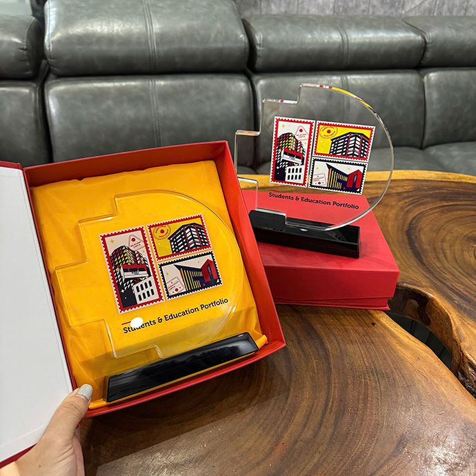 Kỷ Niệm Chương In Logo RMIT- In Logo Theo Yêu Cầu – Sang Trọng, Giá Tốt