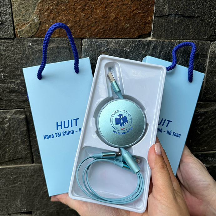 Bộ Sạc Adapter Kèm Dây Sạc In Logo – Quà Tặng Công Nghệ Giá Rẻ