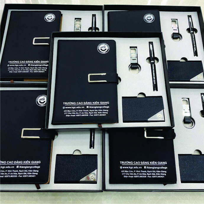 Bộ Quà Tặng Sổ Da 4 Món Cao Cấp – In Logo Trường/Doanh Nghiệp Theo Yêu Cầu