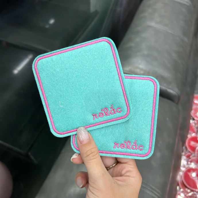 Lót Ly Vải Thêu Logo Giá Rẻ – Miếng Lót Ly Vải Nỉ Sản Xuất Tại Xưởng Theo Yêu Cầu
